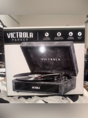 Victrola Parker Suitcase Record Player